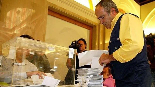 La Junta Electoral Central ordena a Correos que deje de dar justificantes erróneos sobre los 'votos emitidos'