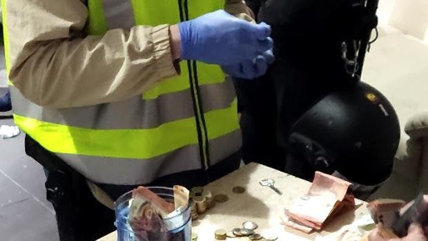 Desmantelan un punto de venta de droga en 'casitas rosas' de Valencia por tercera vez esta semana