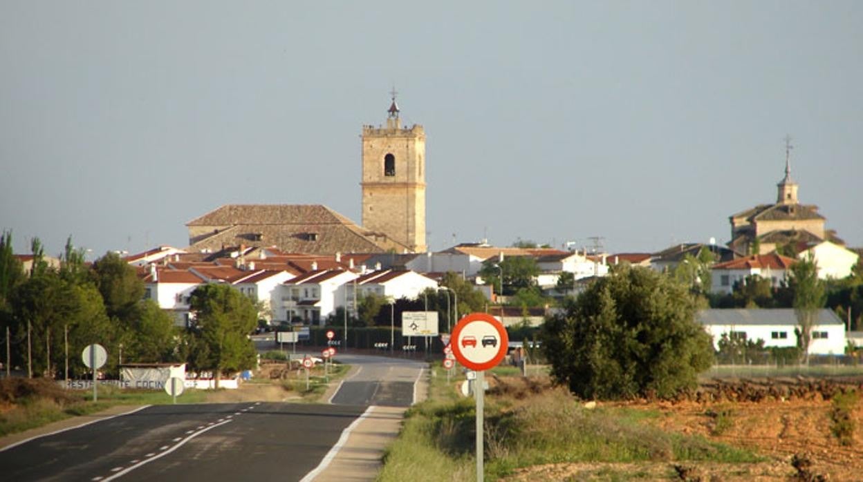 El Toboso desde la carretera de Quintanar de la Orden