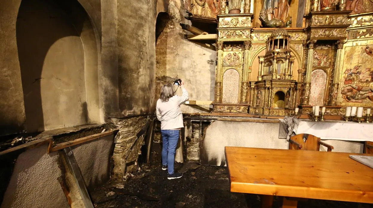 Los daños por el incendio no superan el 5% de la superfie del retablo de Santa Marina de Balboa, según Patrimonio