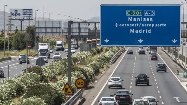 Peajes en las autovías: los transportistas valencianos cargan contra la medida que prepara el Gobierno