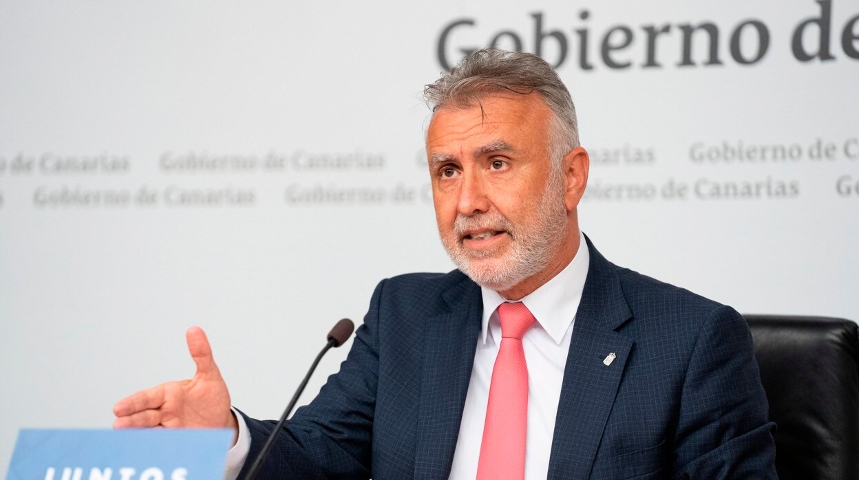 Ángel Víctor Torres durante el Consejo de Gobierno