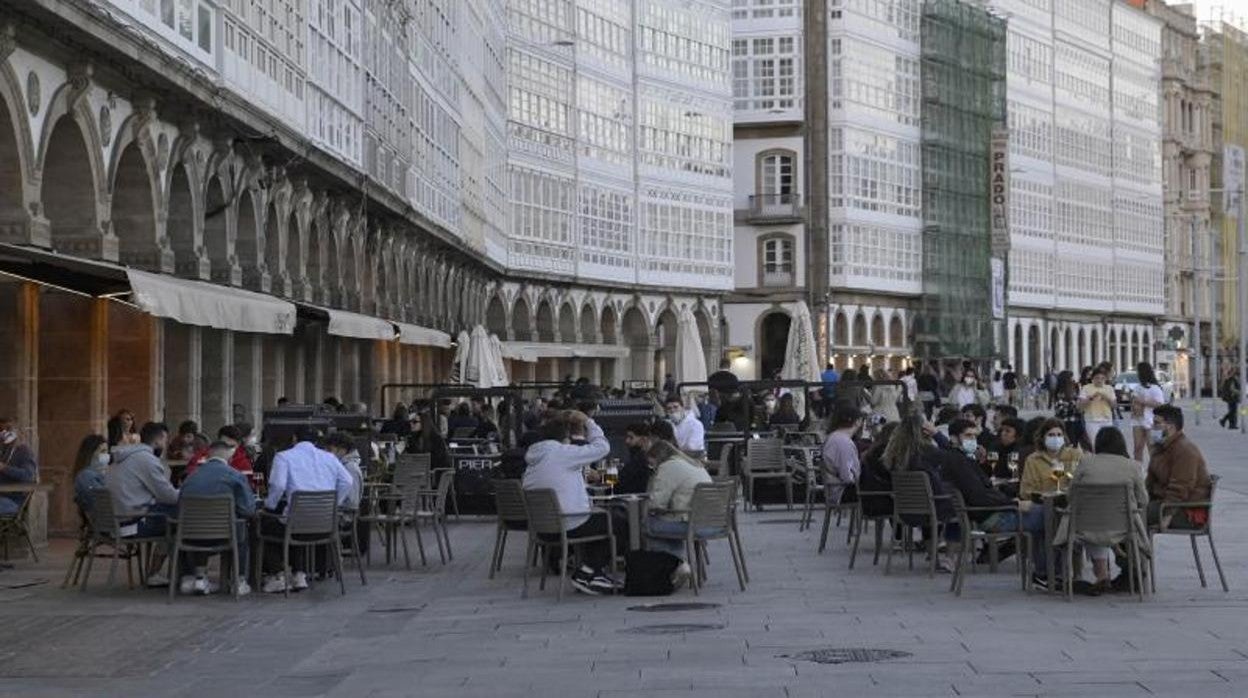 Terrazas en el centro de La Coruña, este sábado