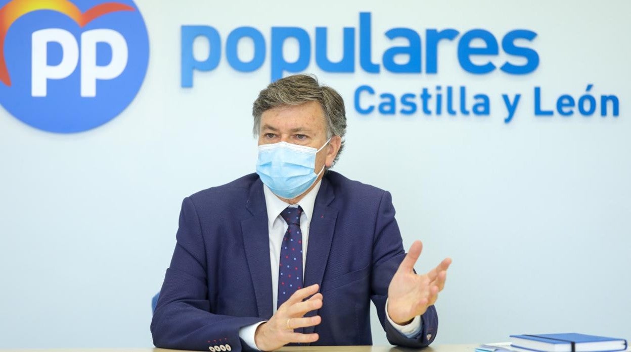 El secretario general del PP de Castilla y León, Francisco Vázquez