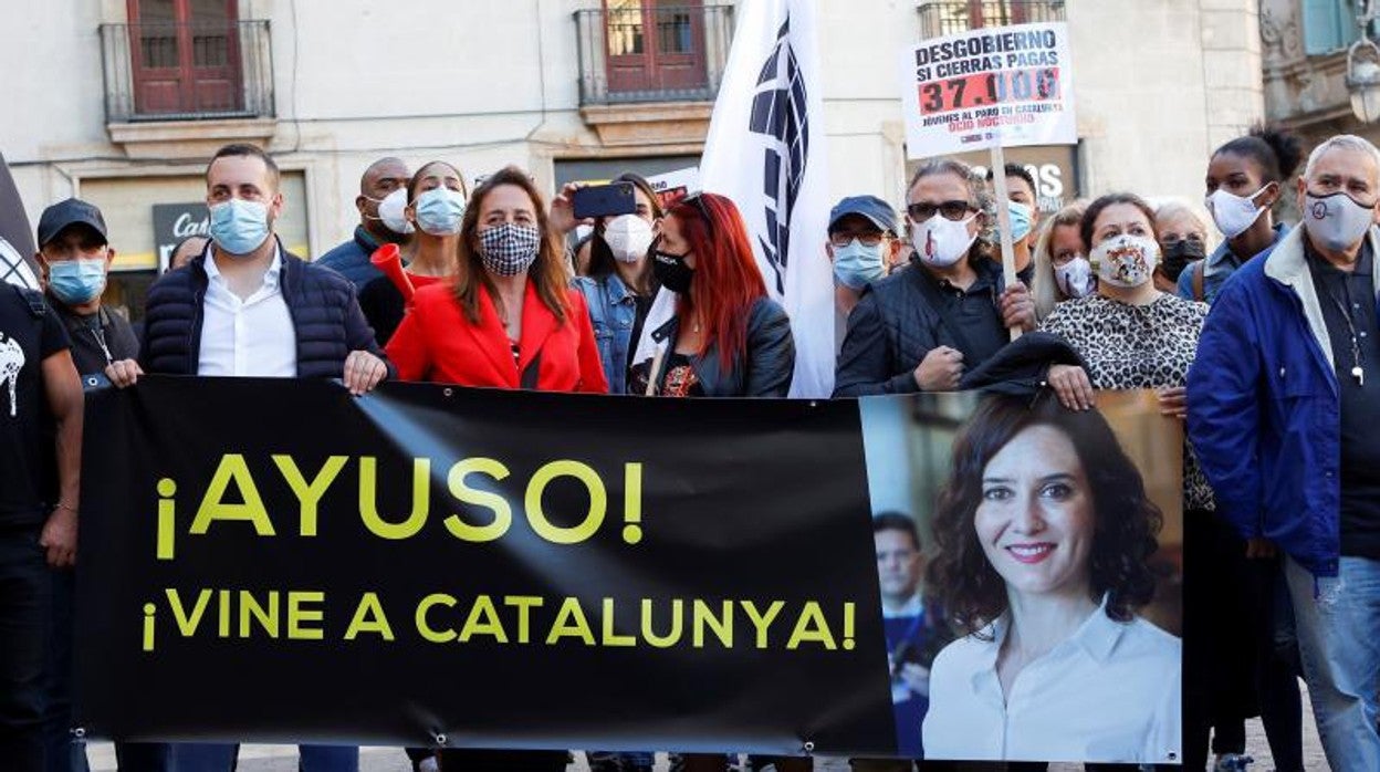 Una pancarta que los manifestantes han desplegado durante la protesta