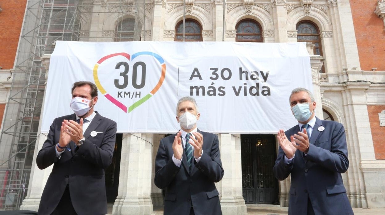 Puente, Grande-Marlaska e Izquierdo, este lunes frente al Ayuntamiento de Valladolid