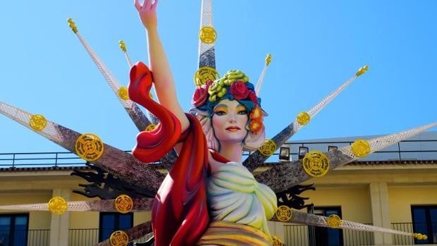 Las Hogueras de Alicante se podrán plantar en septiembre solo si no coinciden con las Fallas