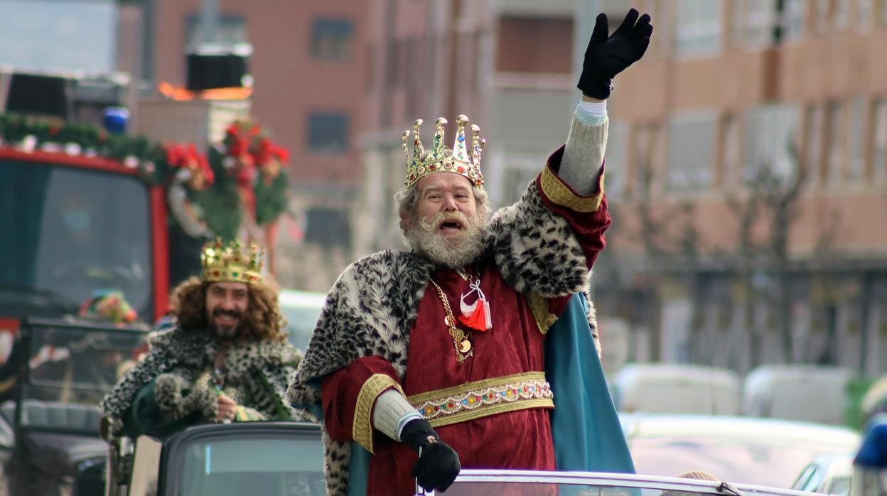 El Ayuntamiento de León recurre la sanción de la Junta por un desfile de Reyes Magos en coches clásicos