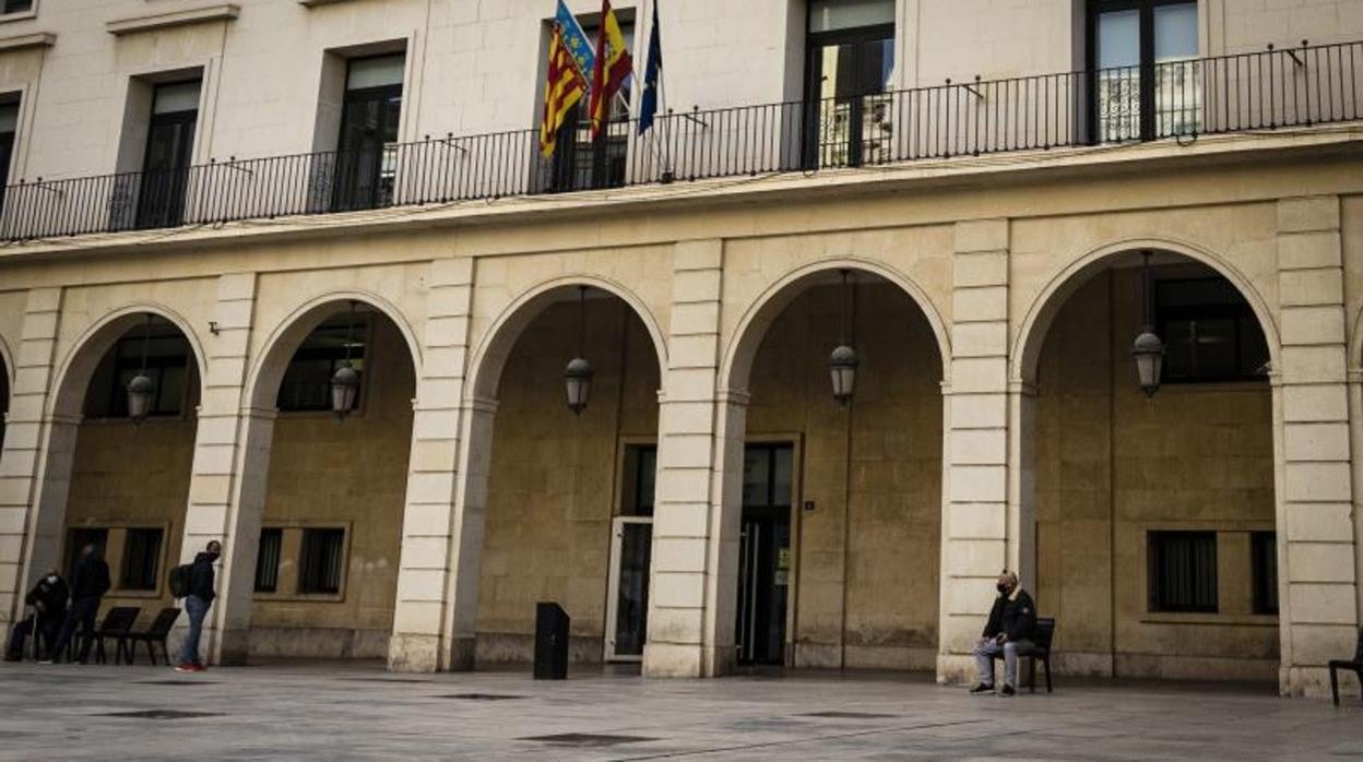 Fachada de la Audiencia Provincial de Alicante