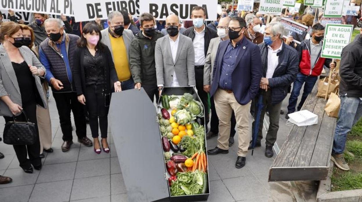 Protesta reciente de regantes en Alicante contra los recortes del trasvase Tajo-Segura