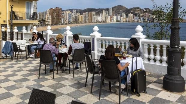 Varios hoteles completos en Benidorm en el primer fin de semana sin cierre perimetral