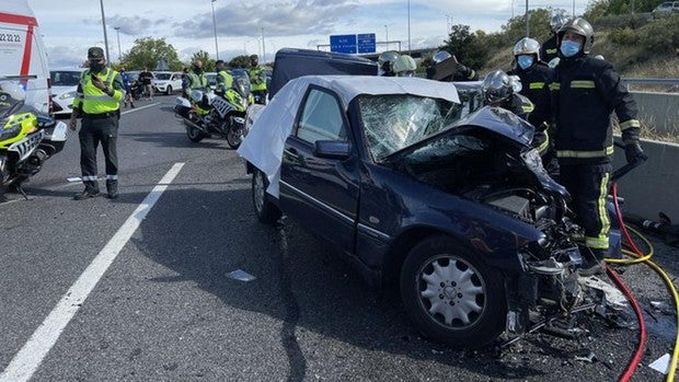 Dos muertos y dos heridos en un accidente de tráfico en la M-50