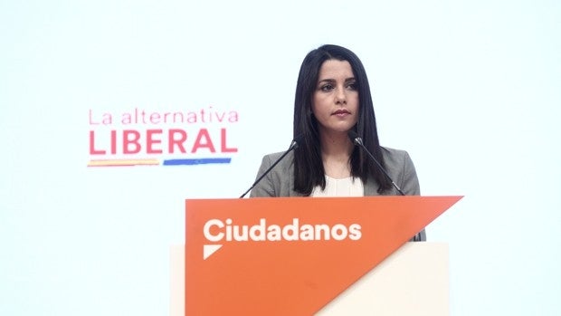 Inés Arrimadas avisa de que el acuerdo entre ERC y JpC es «el preludio de los indultos» a los líderes del procés