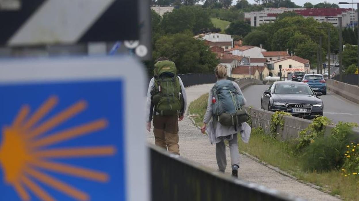 Peregrinos llegando a Santiago de Compostela tras la supresión del estado de alarma