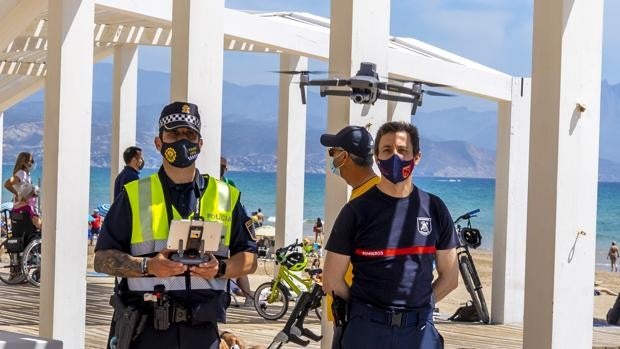 Alicante despliega mil policías para controlar las restricciones del coronavirus el fin de semana