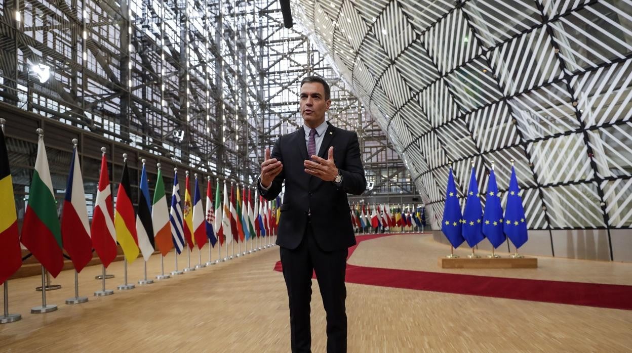Pedro Sánchez durante su encuentro con la prensa en Bruselas