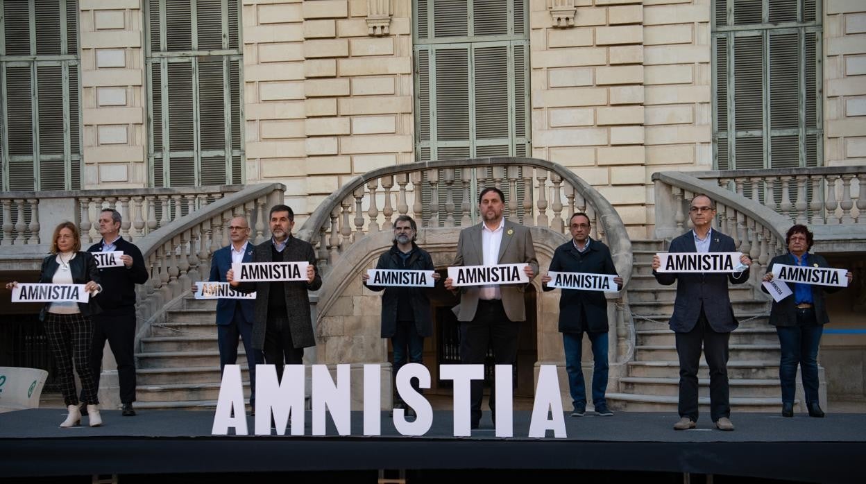 Acto de unidad de los políticos presos, Carme Forcadell, Joaquim Forn, Raúl Romeva, Jordi Sánchez, Jordi Cuixart, Oriol Junqueras, Josep Rull, Jordi Turull y Dolors Bassa