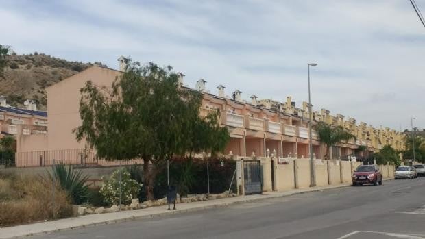 El Ayuntamiento de Mutxamel detecta okupas en cuatro grandes urbanizaciones de las afueras