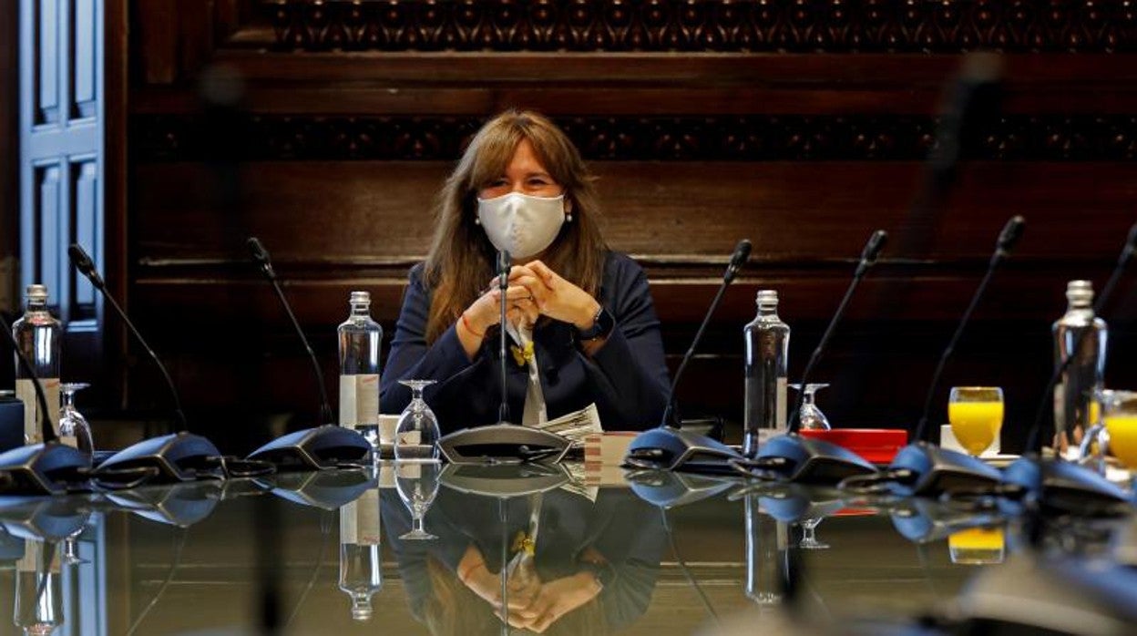 La presidenta del Parlament, Laura Borràs, en una reunión de la Mesa de la Cámara catalana