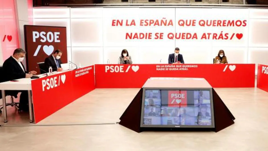 La cúpula del PSOE adoctrina a dirigentes y bases para aceptar la decisión de Sánchez sobre los indultos
