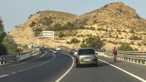 Muere un ciclista tras ser atropellado por un coche en Benidorm