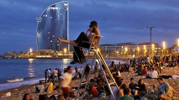 Barcelona abrirá las playas de cara a la verbena de San Juan