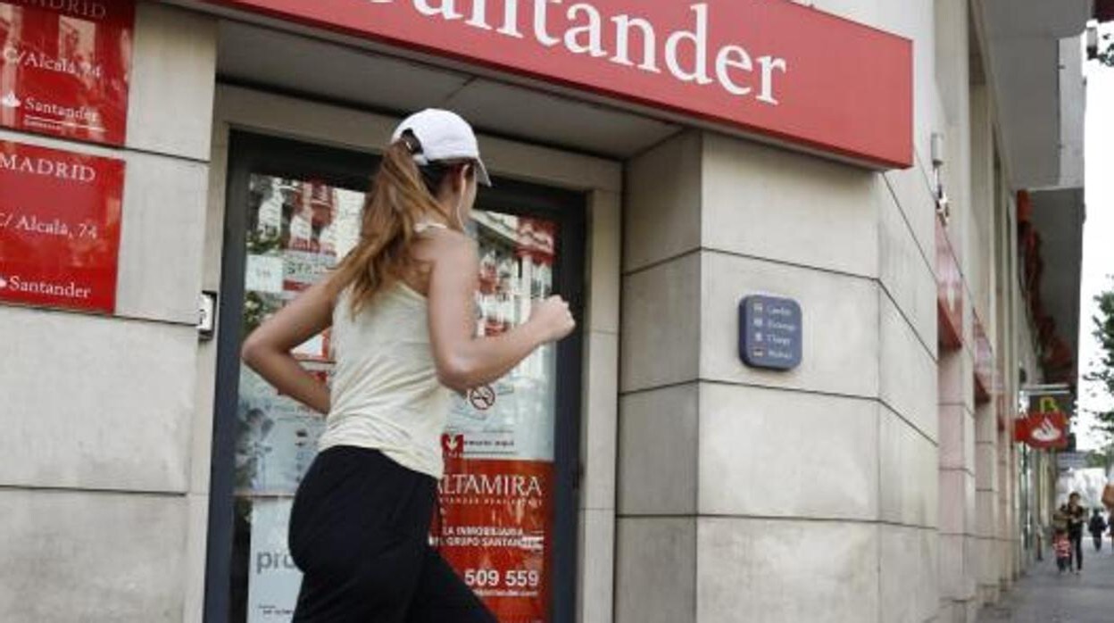 El ERE del Banco Santander supondrá el cierre de 79 sucursales y el despido de 270 personas en Galicia