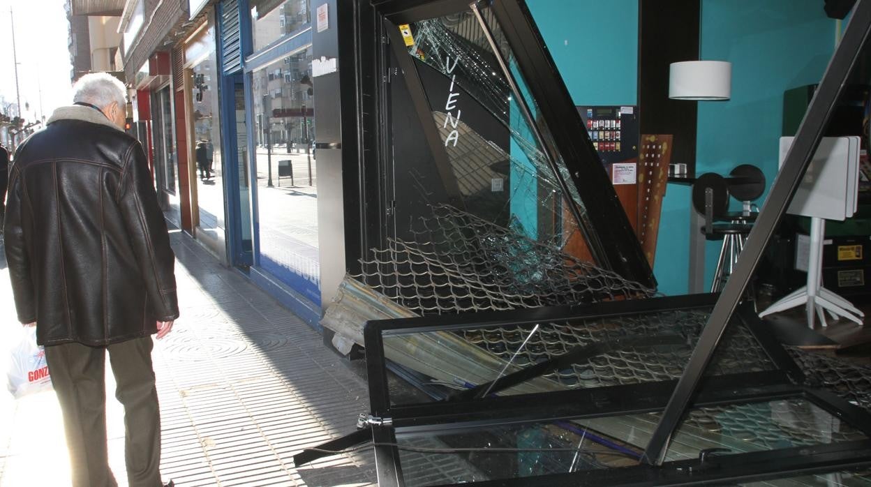 Fotografía de archivo de un alunizaje efecuado para atracar un bar de Palencia