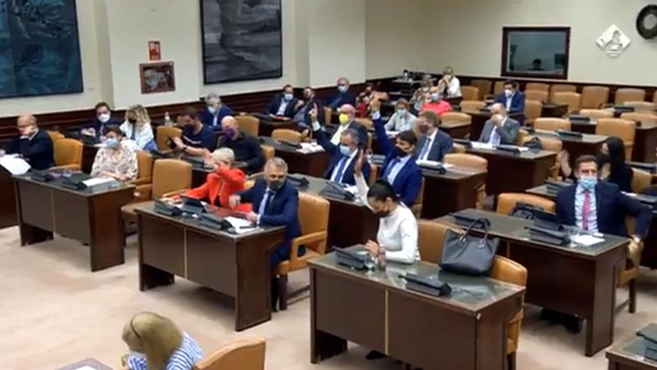 PSOE y Podemos rechazan la comparecencia del presidente de Correos por las cartas con balas