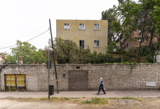 Construcción original tapiada, en la calle de Arturo Soria, 188