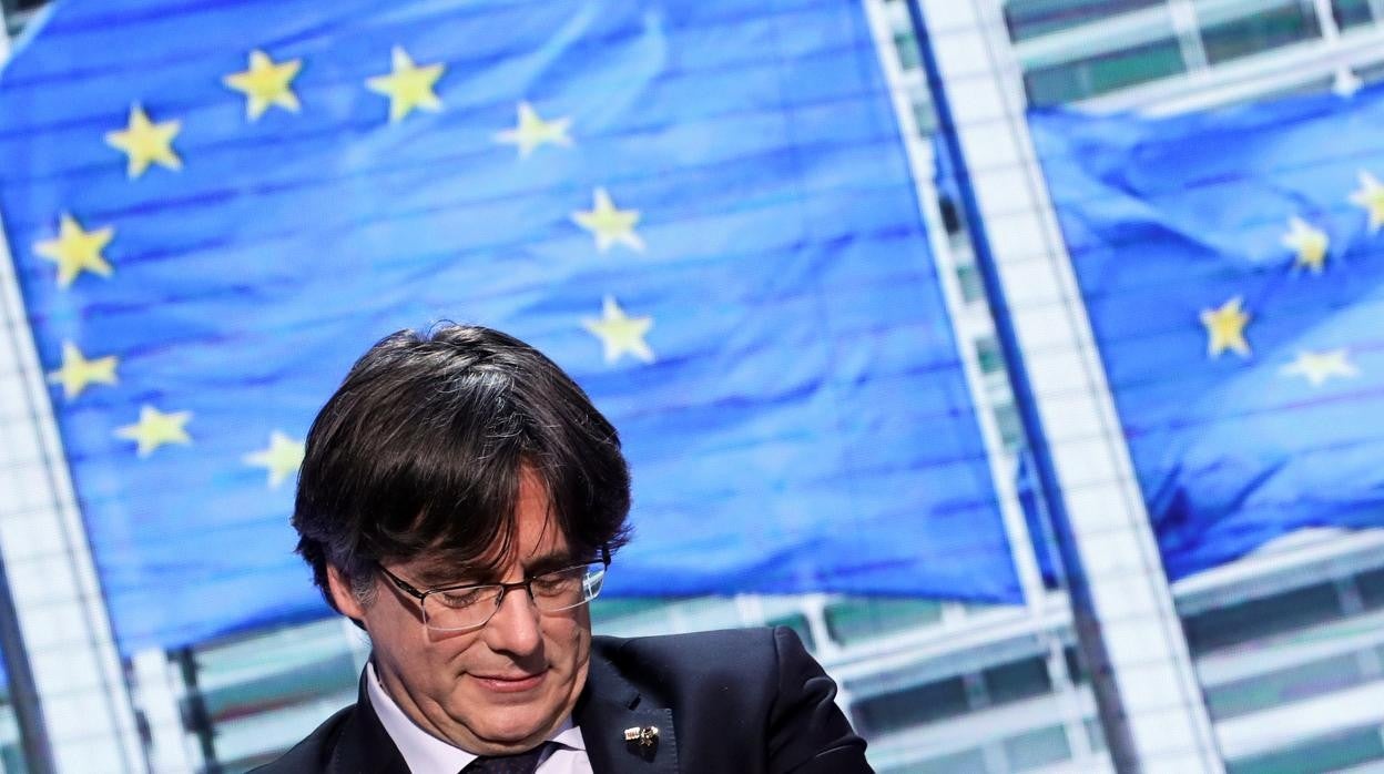 Carles Puigdemont en el Parlamento Europeo en Bruselas/ Artadi pide una solución política «para Puigdemont y los 3.300 represaliados»
