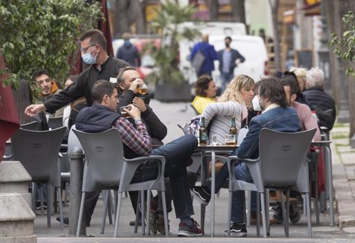 Imagen de una terraza de la hostelería en Valencia