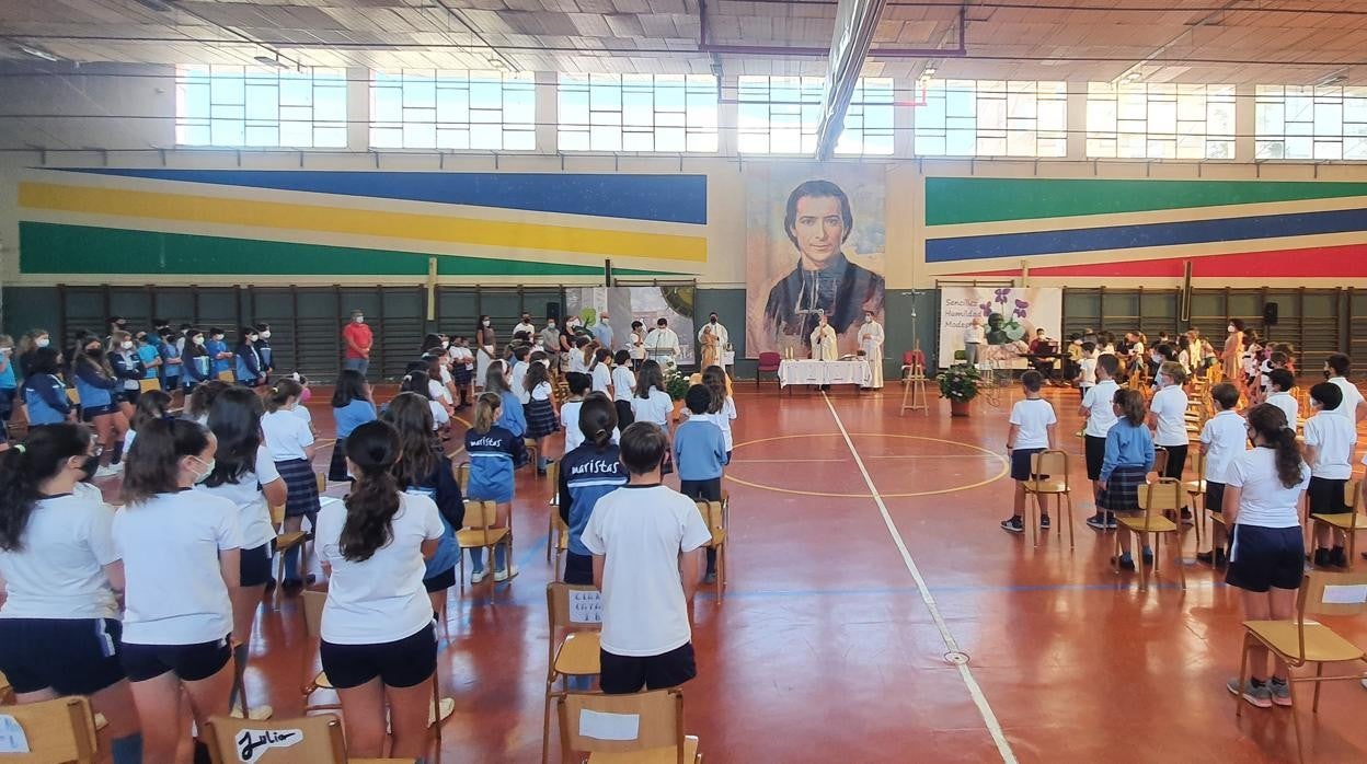 La celebración fue oficiada en el colegio por el arzobispo de Toledo, Francisco Cerro