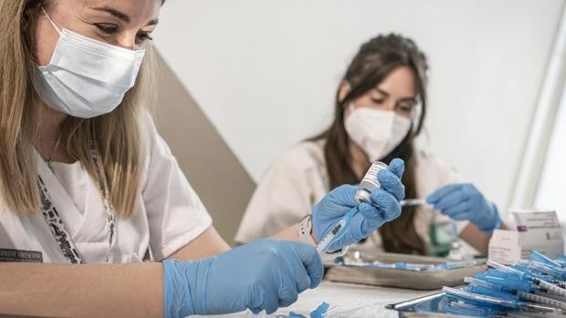 Siete de cada diez vacunados del coronavirus en Valencia no sufre reacciones adversas