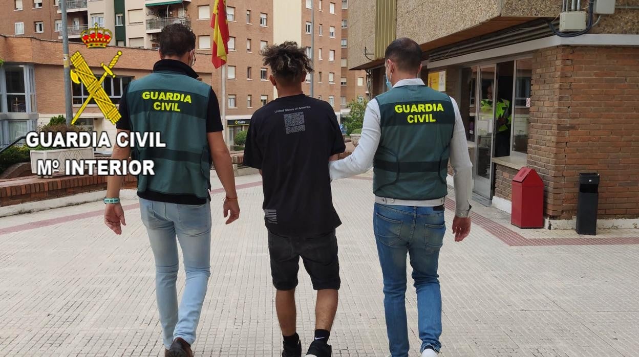 Detenidos tres jóvenes de la banda &#039;Trinitarios&#039; por cortar en la cara a un hombre en Azuqueca