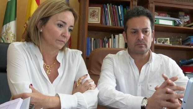 La Fiscalía denuncia a dos alcaldes socialistas y uno del PP en Alicante por saltarse el turno de vacunación