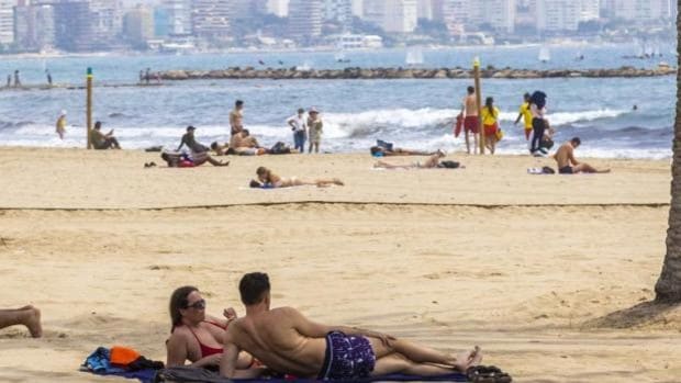Los hoteles de la provincia de Alicante inician una lenta recuperación aún con la mitad de turistas que en 2019