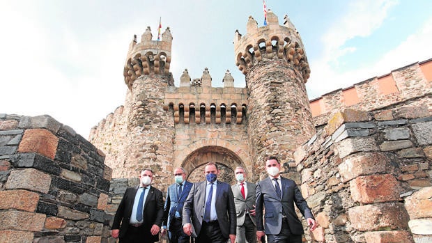 La rehabilitación del Castillo Viejo «hace historia» en Ponferrada