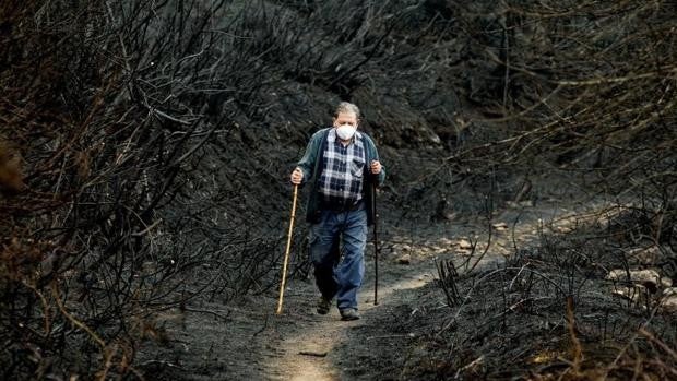 Dos incendios descontrolados amenazan Folgoso do Courel y Salvaterra donde puso en peligro viviendas