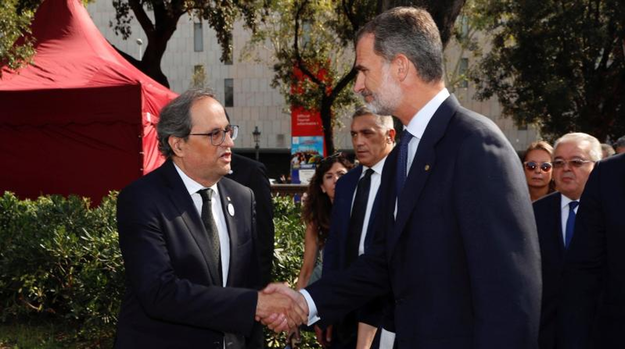 Quim Torra y Felipe VI, en Barcelona, durante el primer aniversario de los atentados yihadistas de Barcelona y Cambrils