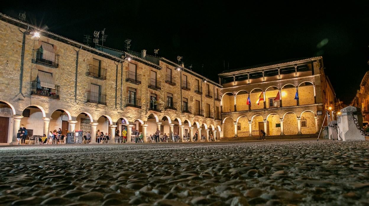 La Plaza Mayor de Sigüenza estrena iluminación ornamental con LED