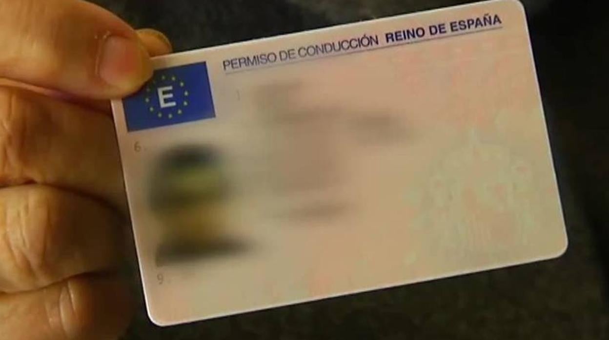 Un carné de conducir español