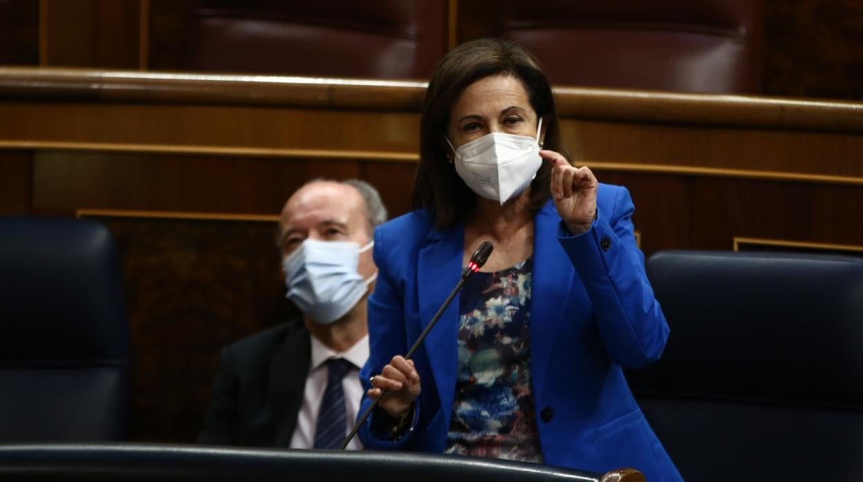 La ministra de Defensa, Margarita Robles, durante un Pleno en la sesión del Congreso de los Diputados