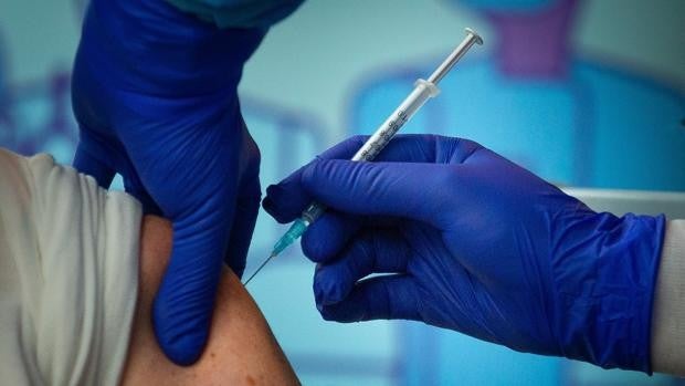 Cataluña abre la vacunación a la franja de entre 35 y 39 años