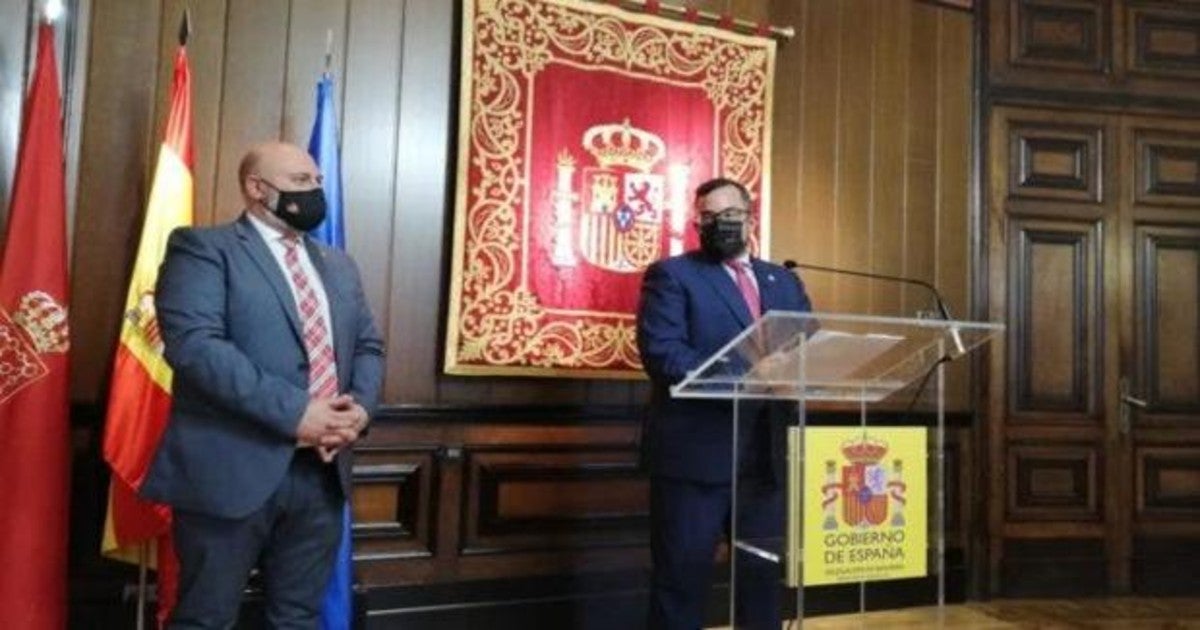 José Luis Arasti, delegado del Gobierno, y Javier Rermírez, vicepresidente del Gobierno de Navarra.