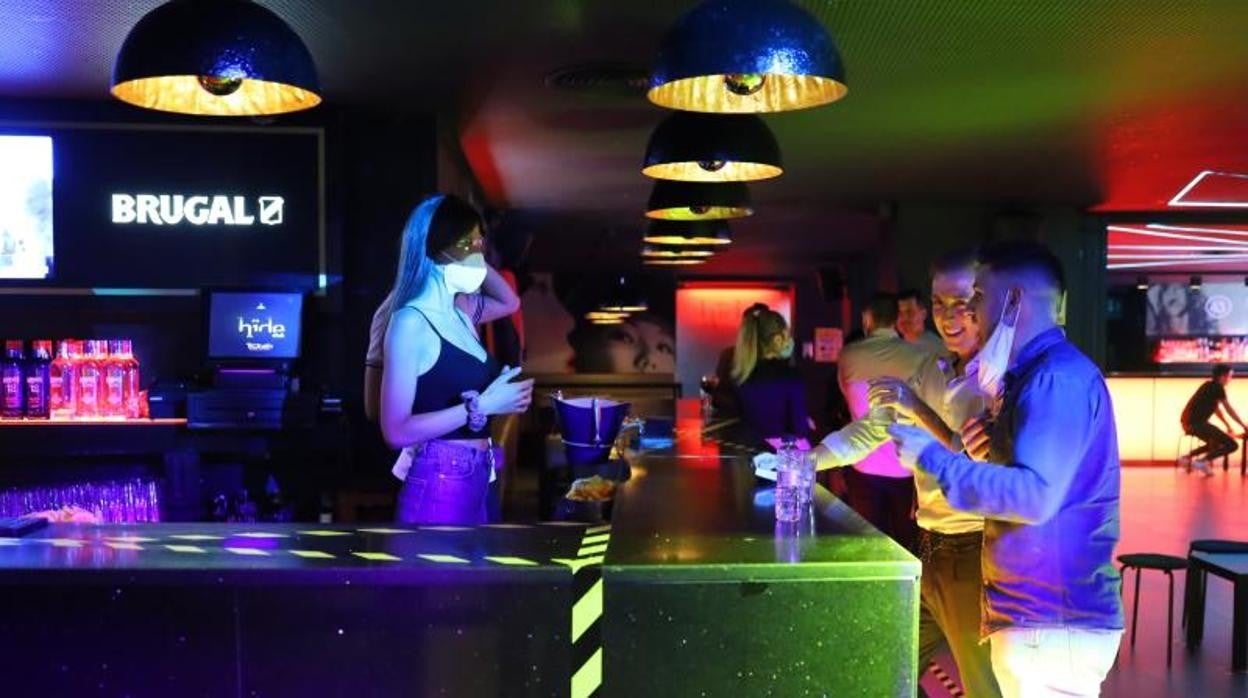 Pubs y discotecas podrán abrir hasta las 03.00 horas en Aragón, pero con un aforo máximo del 50% en interior