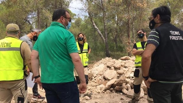 El director de Prevención de Incendios Forestales visita la instalación de defensa más grande de Europa