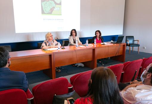María Antonia Ricas, Pilar Bravo y María José Muñoz durante la presentación del libro