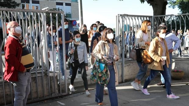 Unos 15.800 aspirantes optan a las 1.401 plazas en las oposiciones de Secundaria y otros cuerpos