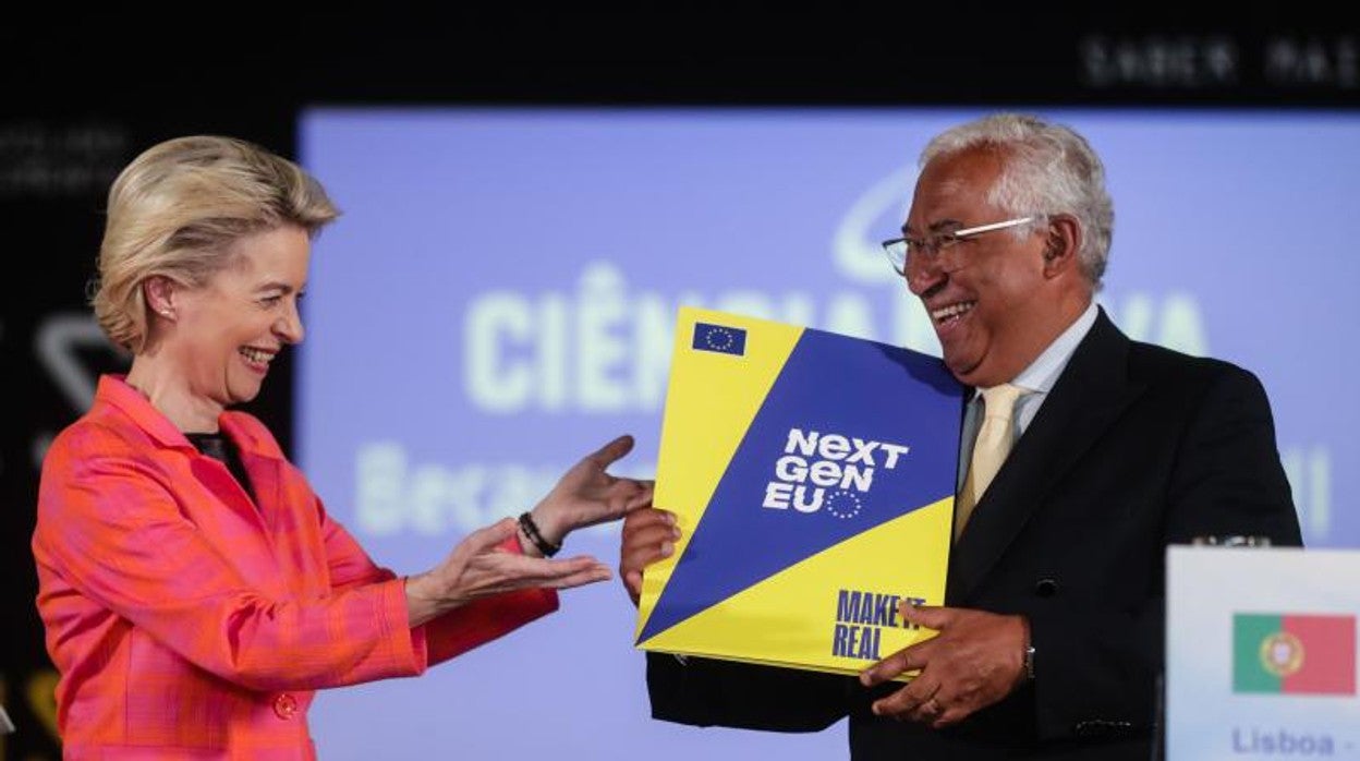 La presidenta de la Comisión Europea, Ursula von der Leyen, presentando el plan de ayudas en Portugal